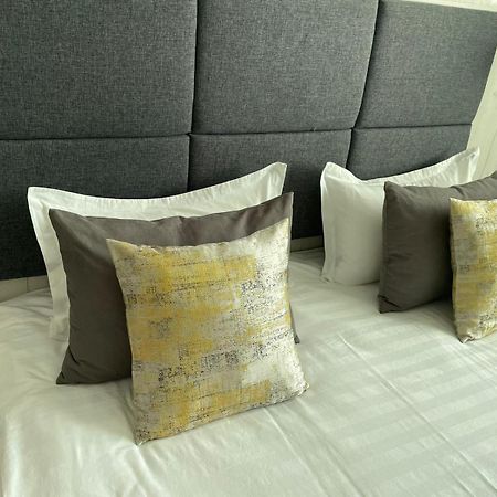 Altyn Adam Hotel เปโตรปาฟลอฟส์ค ภายนอก รูปภาพ