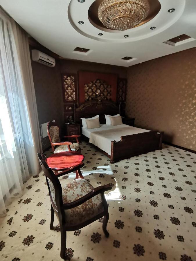 Altyn Adam Hotel เปโตรปาฟลอฟส์ค ภายนอก รูปภาพ