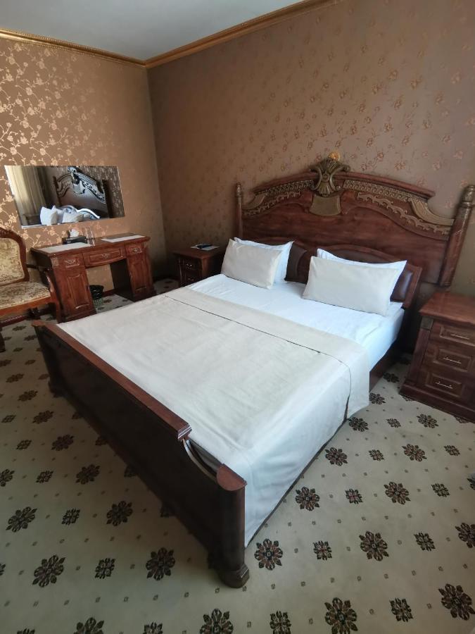 Altyn Adam Hotel เปโตรปาฟลอฟส์ค ภายนอก รูปภาพ