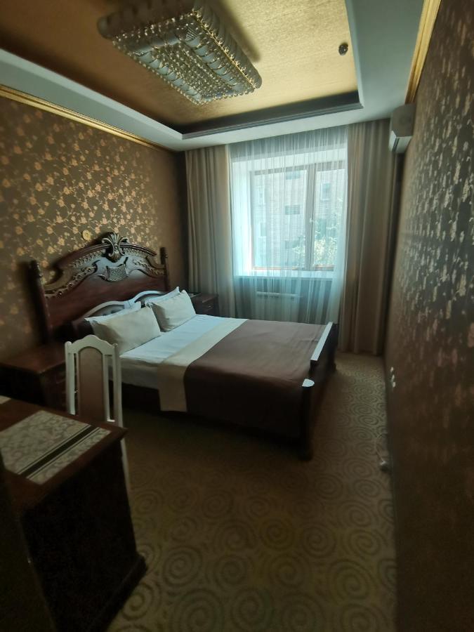 Altyn Adam Hotel เปโตรปาฟลอฟส์ค ภายนอก รูปภาพ