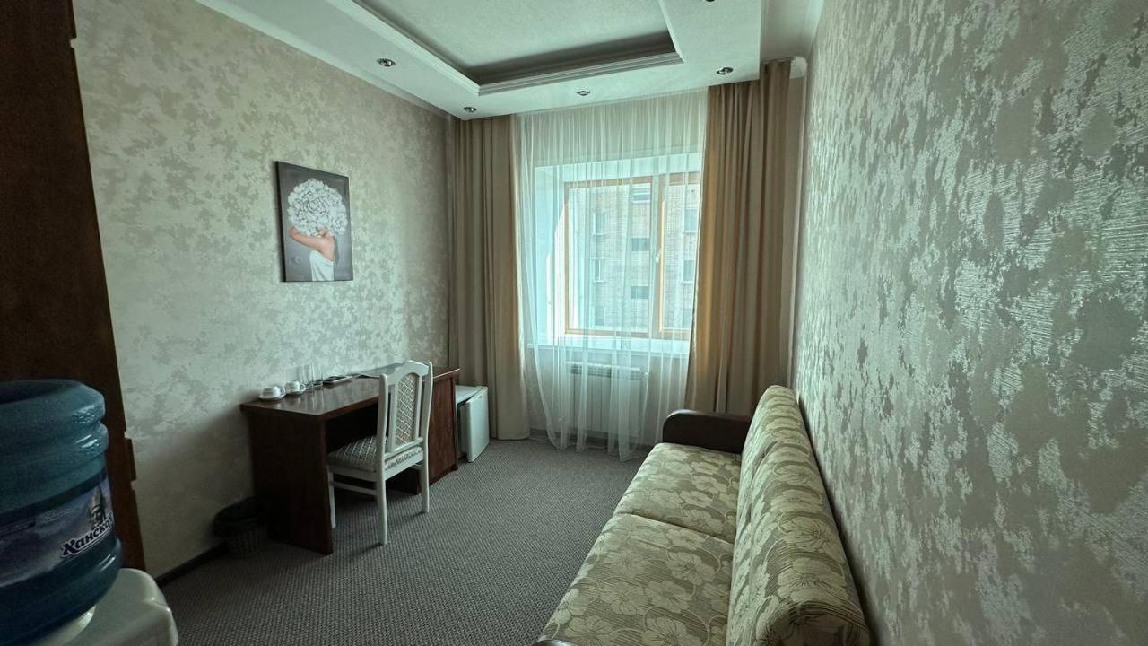 Altyn Adam Hotel เปโตรปาฟลอฟส์ค ภายนอก รูปภาพ