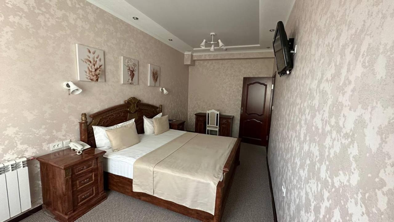 Altyn Adam Hotel เปโตรปาฟลอฟส์ค ภายนอก รูปภาพ