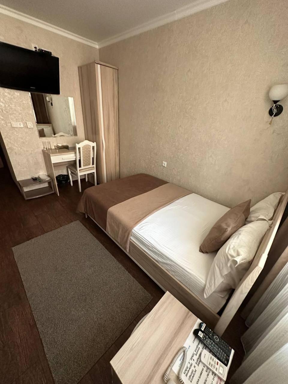 Altyn Adam Hotel เปโตรปาฟลอฟส์ค ภายนอก รูปภาพ