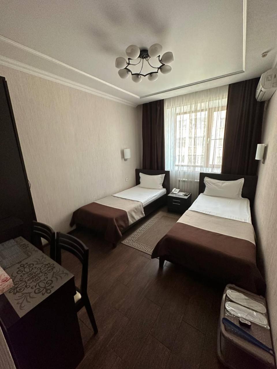 Altyn Adam Hotel เปโตรปาฟลอฟส์ค ภายนอก รูปภาพ