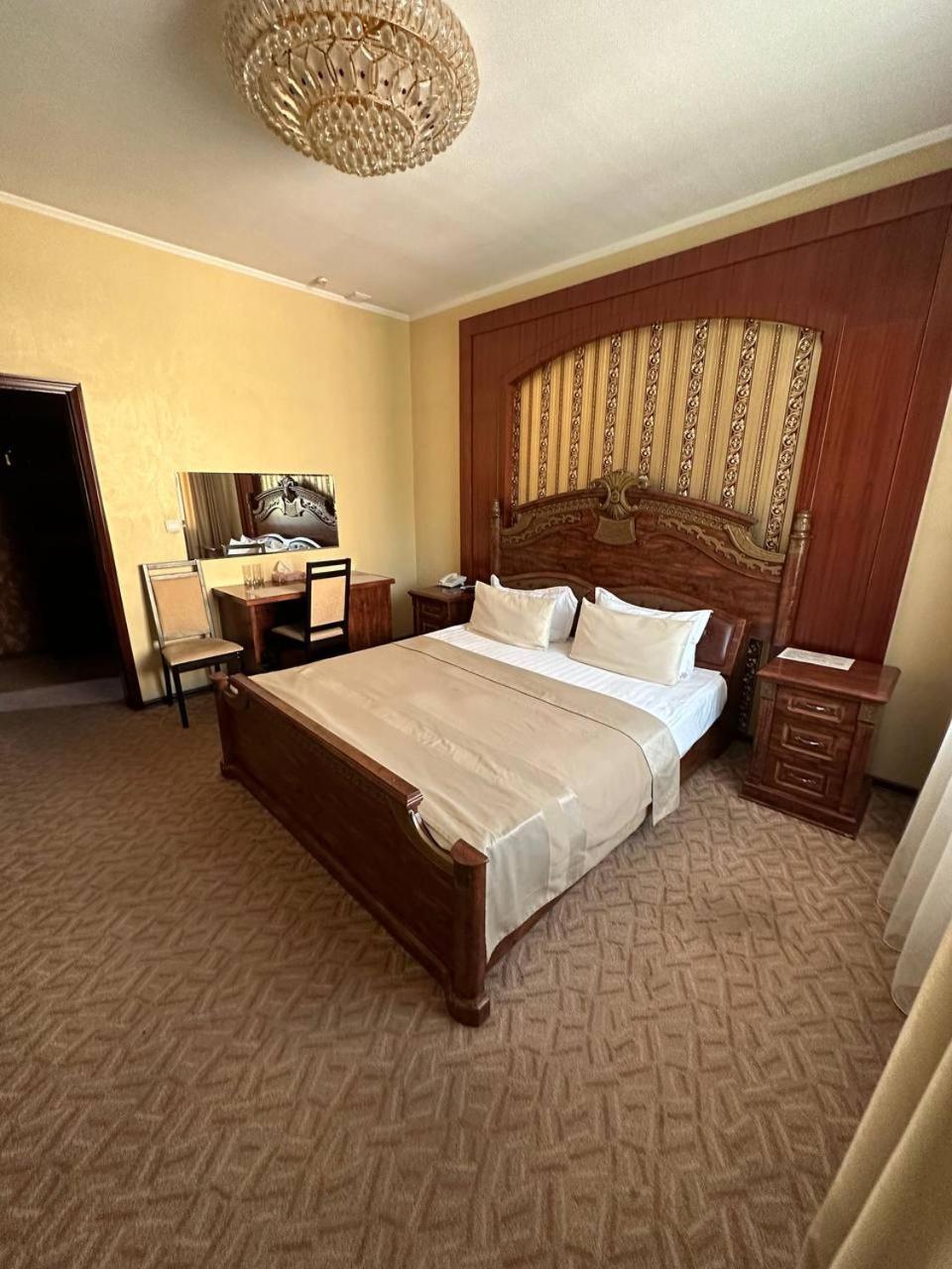 Altyn Adam Hotel เปโตรปาฟลอฟส์ค ภายนอก รูปภาพ