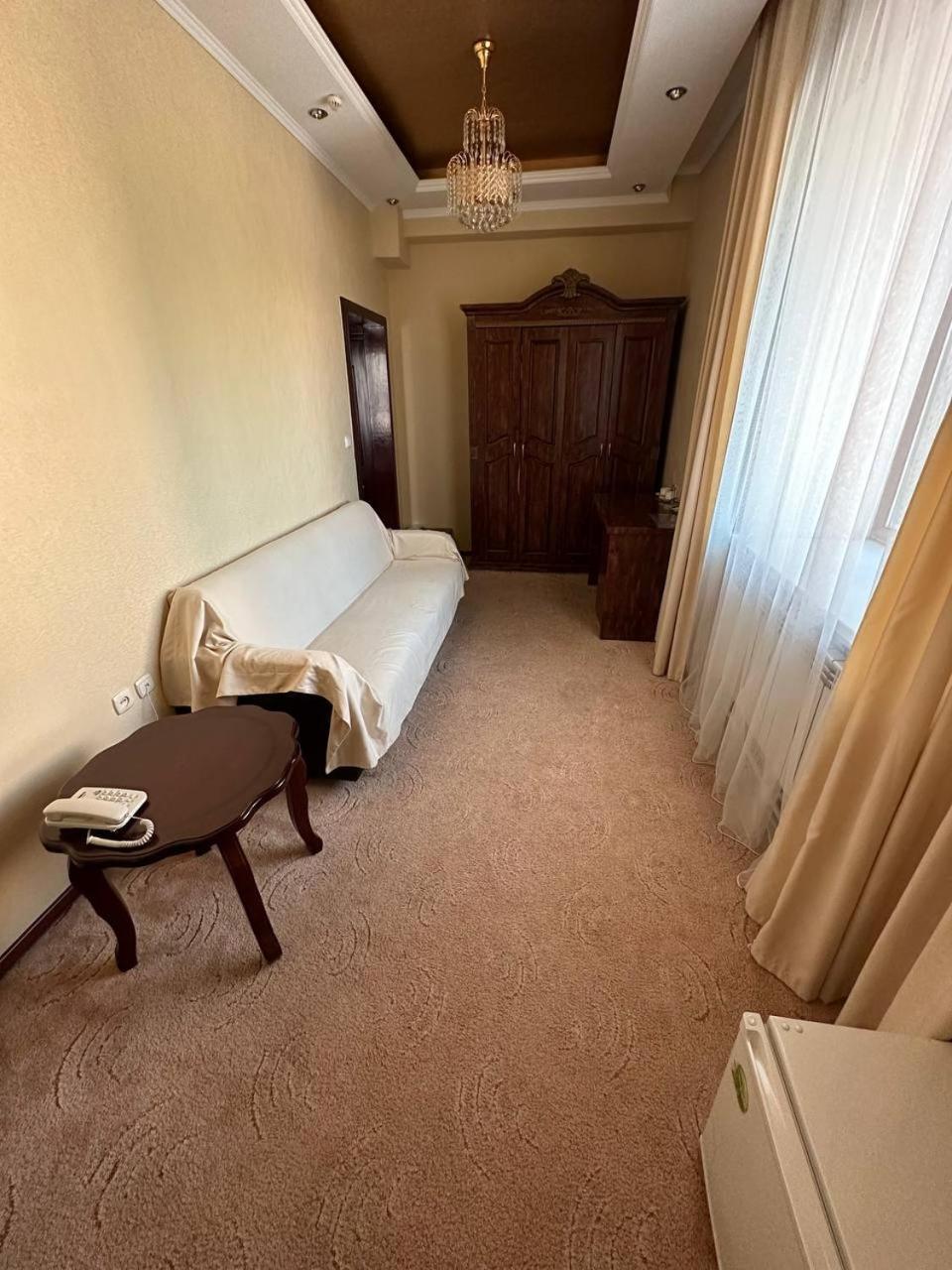 Altyn Adam Hotel เปโตรปาฟลอฟส์ค ภายนอก รูปภาพ