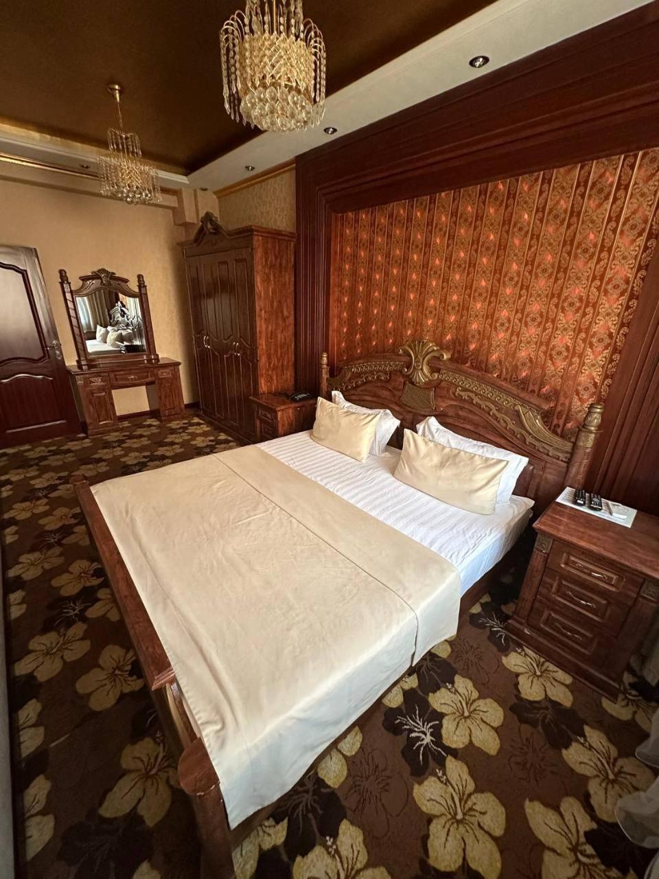 Altyn Adam Hotel เปโตรปาฟลอฟส์ค ภายนอก รูปภาพ