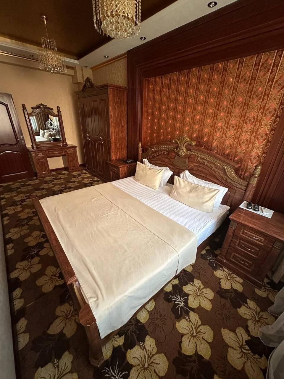 Altyn Adam Hotel เปโตรปาฟลอฟส์ค ภายนอก รูปภาพ