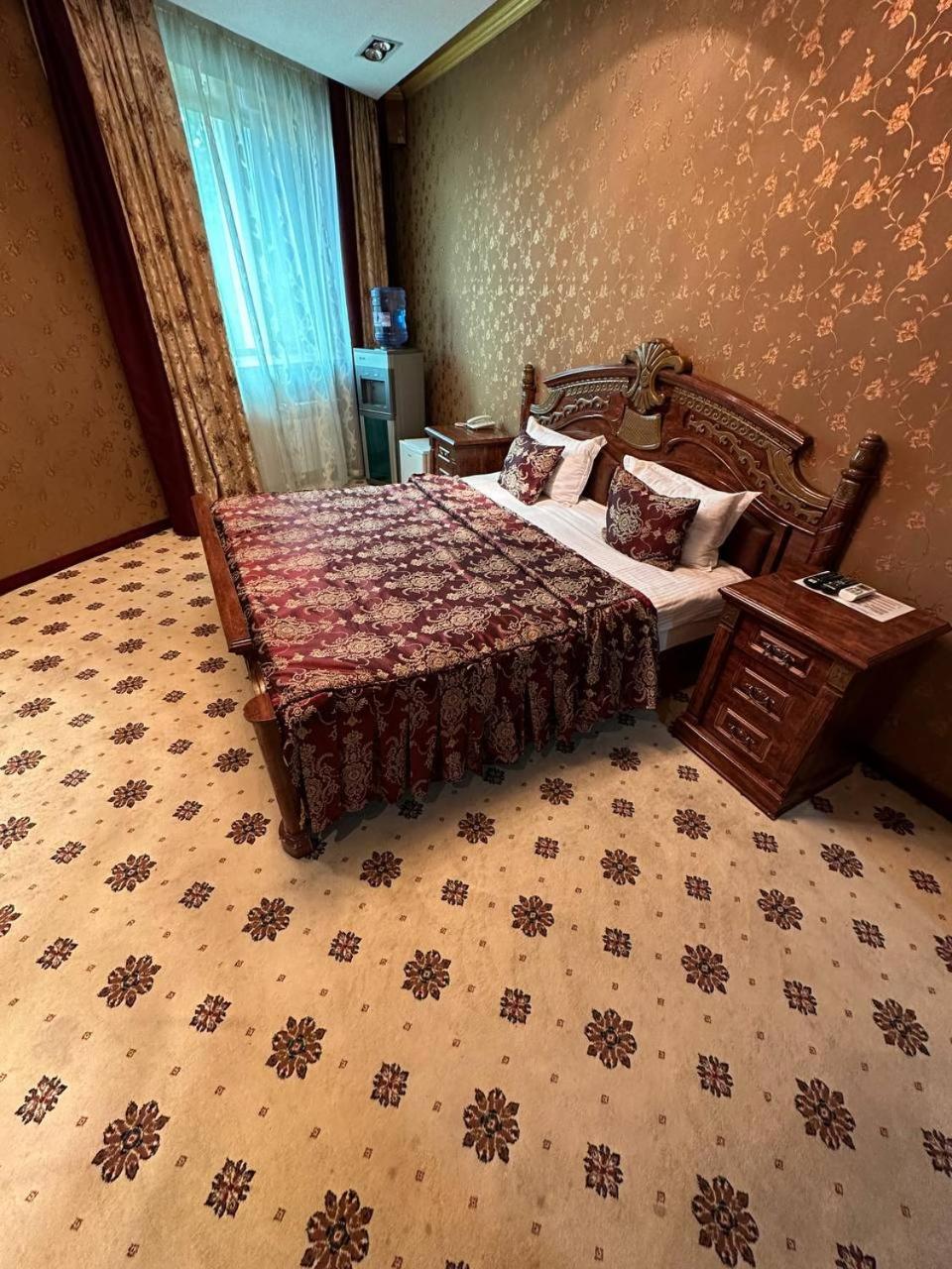 Altyn Adam Hotel เปโตรปาฟลอฟส์ค ภายนอก รูปภาพ