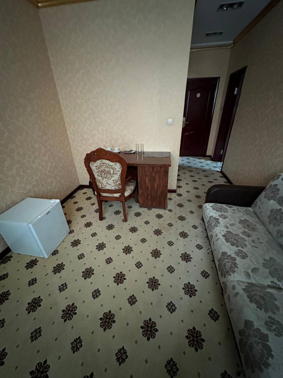 Altyn Adam Hotel เปโตรปาฟลอฟส์ค ภายนอก รูปภาพ