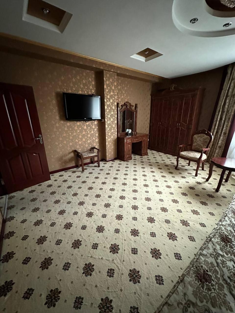 Altyn Adam Hotel เปโตรปาฟลอฟส์ค ภายนอก รูปภาพ