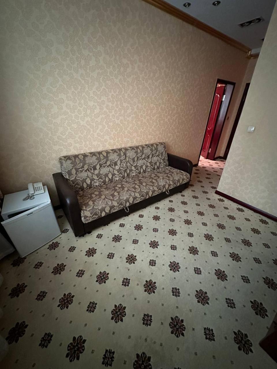 Altyn Adam Hotel เปโตรปาฟลอฟส์ค ภายนอก รูปภาพ