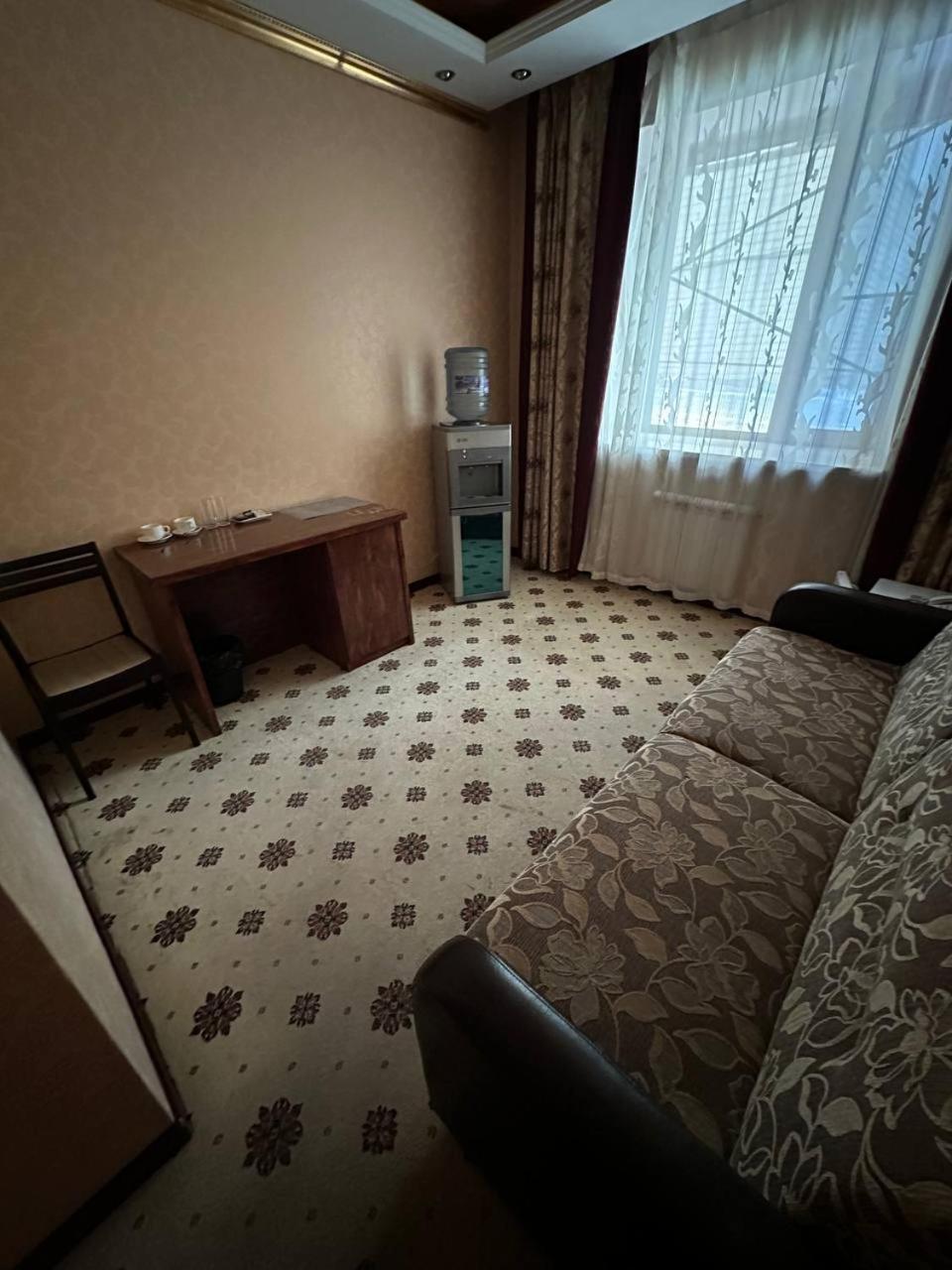 Altyn Adam Hotel เปโตรปาฟลอฟส์ค ภายนอก รูปภาพ