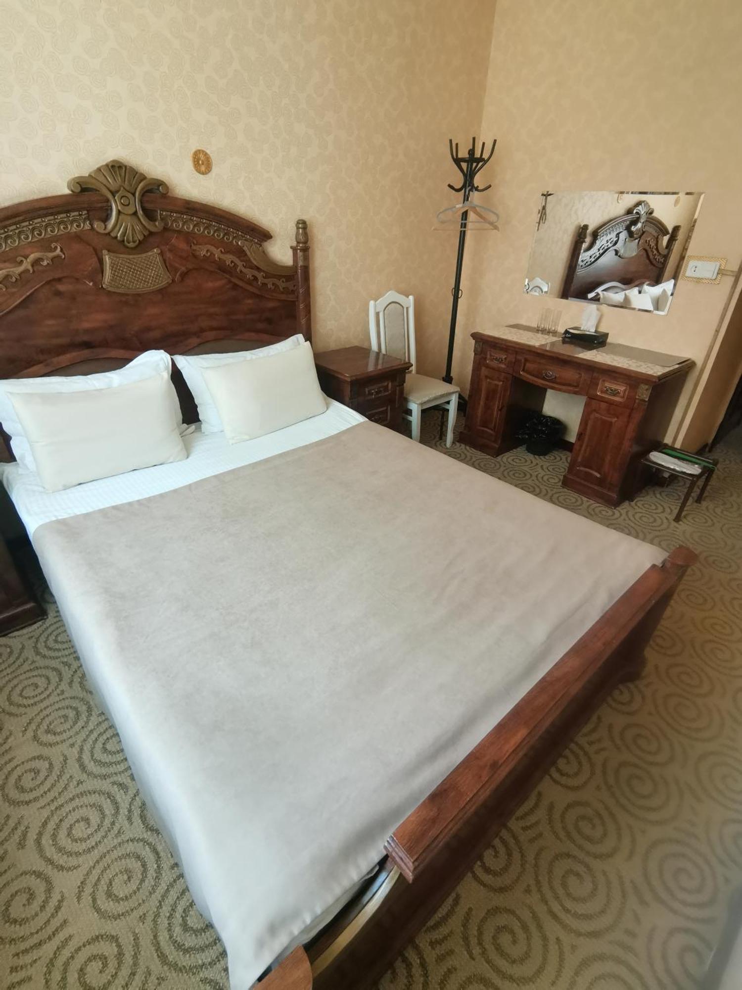 Altyn Adam Hotel เปโตรปาฟลอฟส์ค ภายนอก รูปภาพ