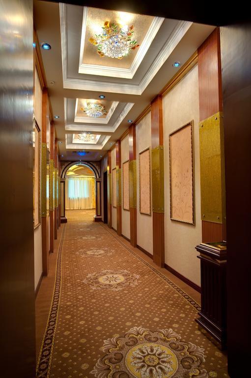 Altyn Adam Hotel เปโตรปาฟลอฟส์ค ภายนอก รูปภาพ